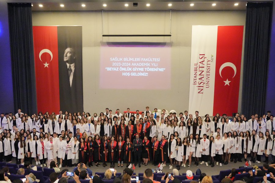 2023-2024 Akademik Yılı Sağlık Bilimleri Fakültesi Beyaz Önlük Giyme Töreni
