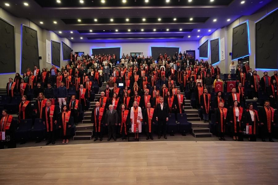 عُقد حفل افتتاح العام الأكاديمي 2025–2026 في جامعة إسطنبول نيشانتاشي