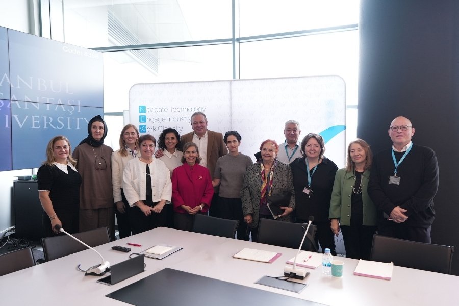 Academic Evaluation Meeting on the Strategic Importance of Basic Sciences in Dentistry Education Held Successfully