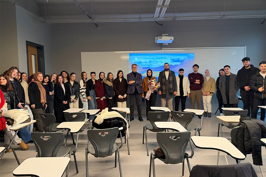 Alumni in the Classroom: Public Relations and Promotion Vocational School Students Meet Industry Experience within the Scope of the Brand Management Course