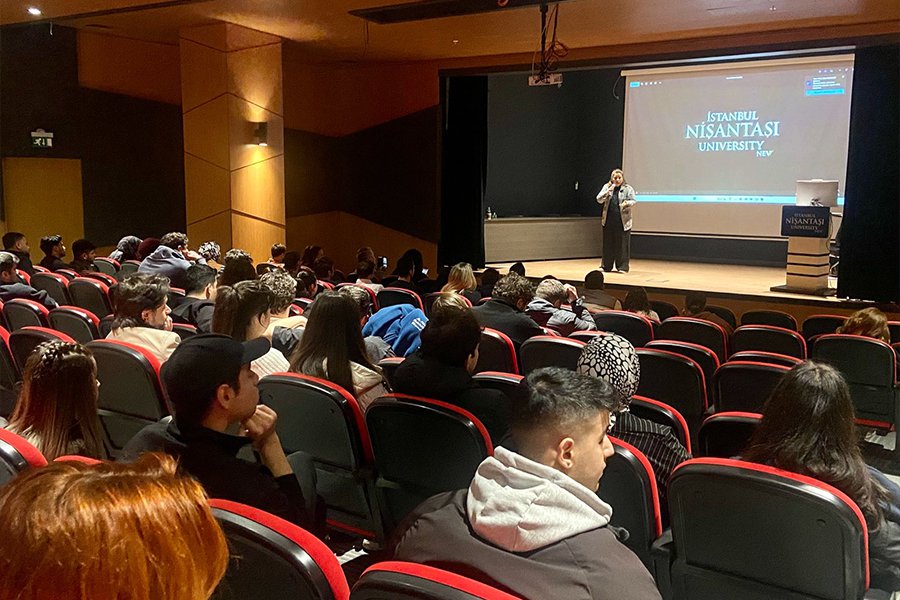 Chef at Sea Talk Held with Culinary Students