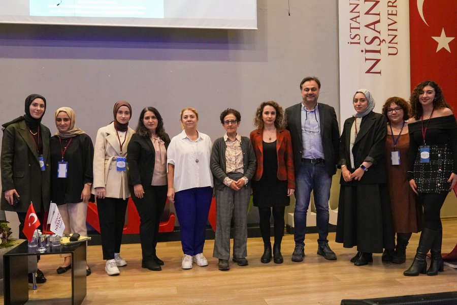 Doç. Dr. Zeliha Bürtek, Sosyolojide ‘Sosyal Çürüme’ Kavramını Anlattı