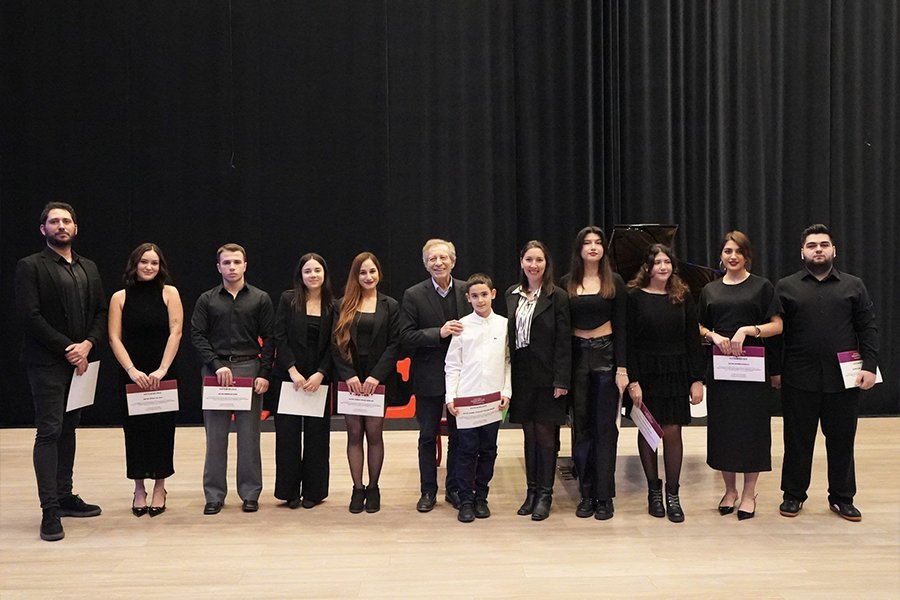 DOÇ.DR.VERDA KARAÇİL CERİT'İN SINIF KONSERİ