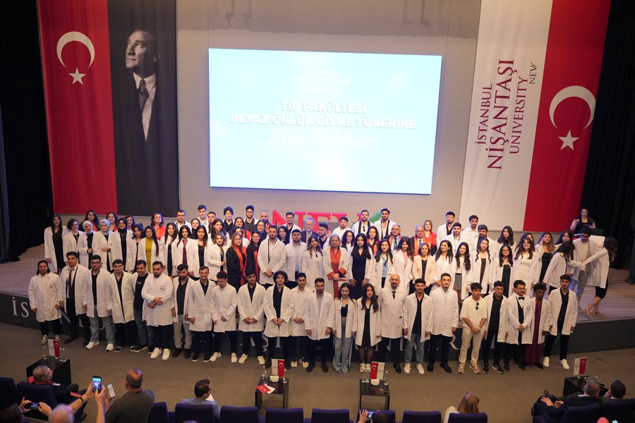 İstanbul Nişantaşı Üniversitesi Tıp Fakültesi Beyaz Önlük Giyme Töreni Gerçekleşti