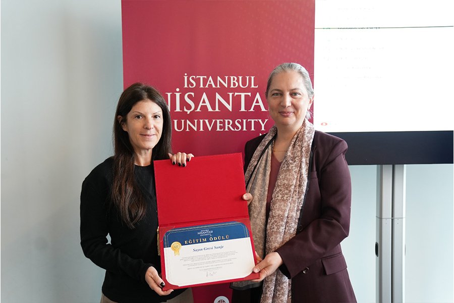İstanbul Nişantaşı Üniversitesi’nde 2024 Yılı Eğitim Ödülleri Takdim Edildi