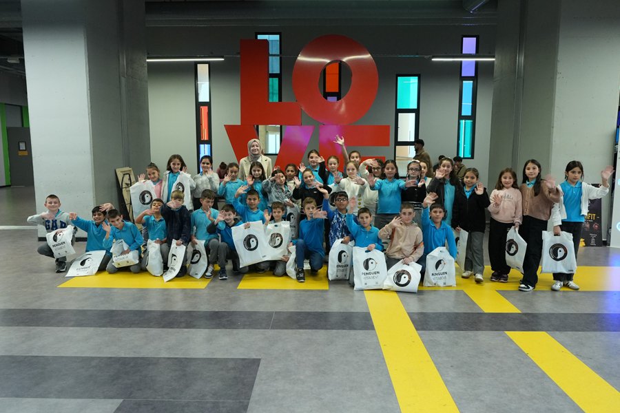 Istanbul Nişantaşı University Welcomes Elementary School Students in Celebration of the 101st Anniversary of Our Republic