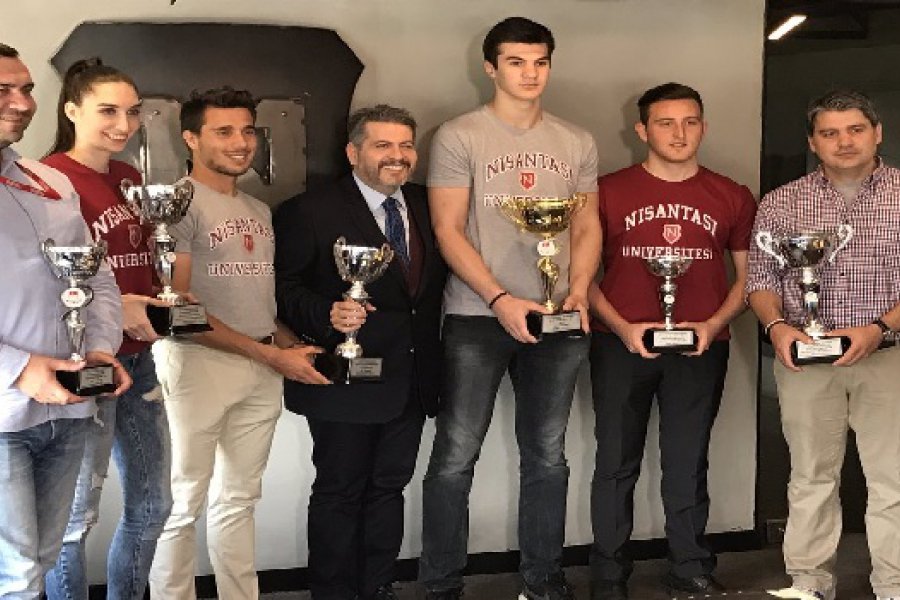 Levent Uysal, Başarılı Sporcuları Kabul Etti