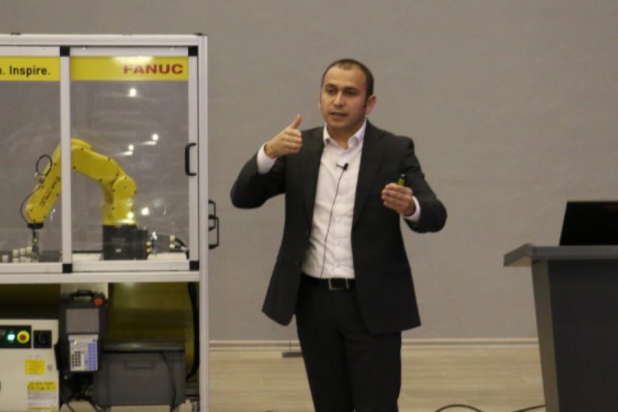 Öğrencilerimiz Geleceğin Robot Teknolojileri ile Tanıştı