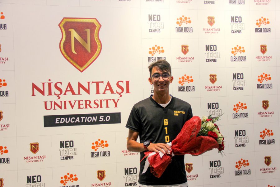 Olimpiyat Şampiyonu Mete Gazoz’un adı Üniversitesi’nin Spor Salonu’na verildi