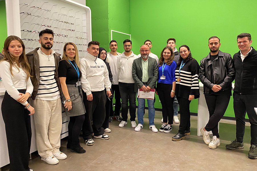 Optisyen Mustafa Özel, Öğrencilerimizle Buluştu