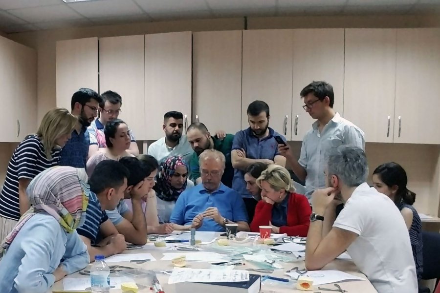 Prof. Dr. Bilgin Giray’dan Ortodonti Anabilim Dalı’nda “Büküm Kursu”