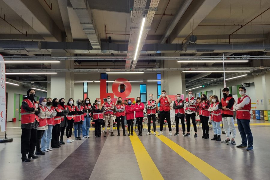 Record Participation in the Young Red Crescent Club Blood Donation