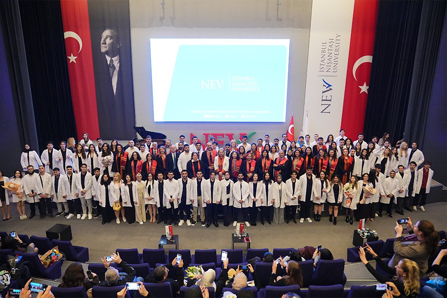 The traditional White Coat Ceremony was held for first-year students of the Istanbul Nişantaşı University Faculty of Medicine.