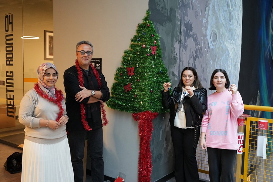 Visual Merchandising and Window Design Event with a New Year Theme Held